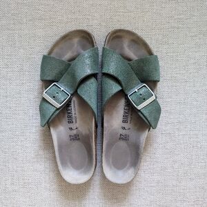 EUC Birkenstock Siena in Thyme size 6.5/37